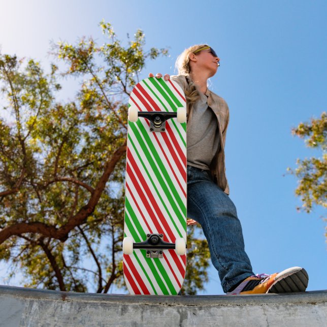 Skate Padrão de Listras Brancas Vermelhas e Verdes   (Ao ar livre 1)