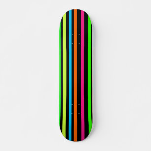 Skate Padrão de Listras Neon