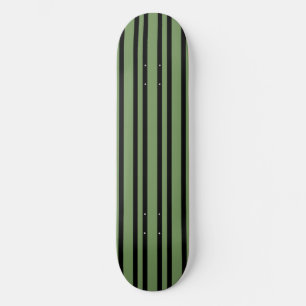 Skate Padrão de Listras Pretas Verdes