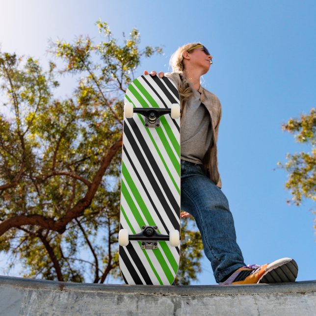 Skate Padrão de Listras Verde Preto Branco Design  (Ao ar livre 1)