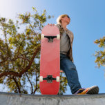 Skate Padrão de malha geométrica do gradiente vermelho<br><div class="desc">Padrão geométrico do gradiente vermelho. Malha geométrica do triângulo com gradiente vermelho-escuro claro. padrão, ombre, malha, triângulos, geometria, gradiente, legal, triângulo, brilhante, vermelho</div>