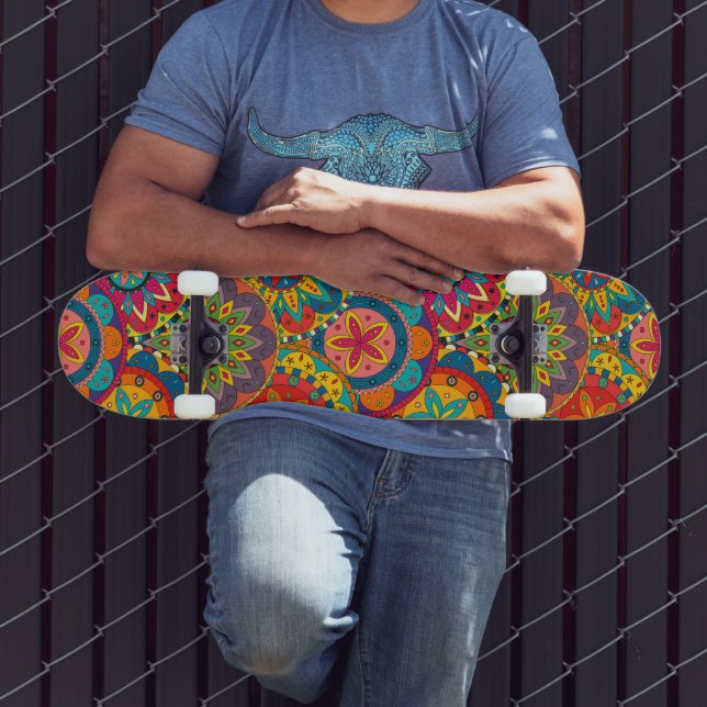 Skate Padrão de Mandala Colorida Retroativa Funky (Ao ar livre 3)
