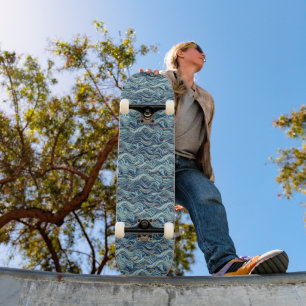 Skate Padrão de Onda Azul Elegante com Destaques Dourado