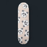 Skate Padrão de Panda Cor de Água Cor Branca Cor-de-Água<br><div class="desc">Esta arte e o padrão animal moderno é um design bonito para elogiar seu estilo pessoal. Ele retrata um padrão de cabeça de urso, preto e branco, pintado à mão e desenhado à mão, em cima de um simples fundo rosado e roxo. É adorável, moda e na moda! ***NOTA IMPORTANTE...</div>