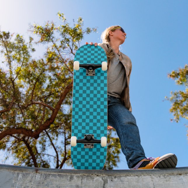 Skate Padrão de Xadrez Energético em Teal e Turquesa (Ao ar livre 1)
