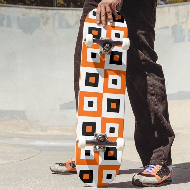 Skate Padrão de Xadrez Laranja Preto e Branco (Criador carregado)