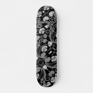 Skate Padrão Floral Anterior Preto em Branco