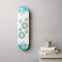 Skate Padrão Geométrico Islâmico no Quadro Turquesa