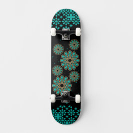 Skate Padrão Geométrico Islâmico no Quadro Turquesa
