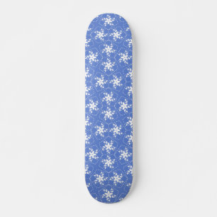 Skate Padrão Moderno de Batik Flor de Jasmim Branco