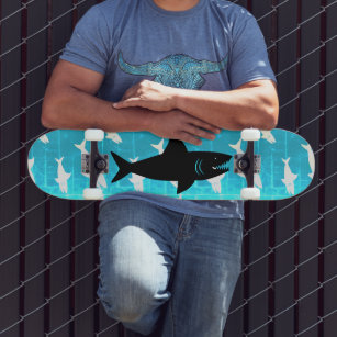 Skate Padrões Azuis de Tubarão-Negro