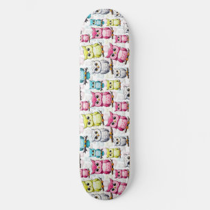 Skate Pássaros corujeiros coloridos Padrão branco de fun