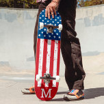 Skate Patriótico Personalizado do Bandeira Americano Per<br><div class="desc">Mostre seu orgulho americano ou dê um presente especial com este skate americano Flag em um angustiado design vestido. Este design de skate dos estados unidos da bandeira américa com estrelas e listras em branco e azul vermelho é perfeito para o quarto de festas de julho, festas do Dia Memorial,...</div>