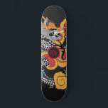 skate personalizado de dragões<br><div class="desc">Quadro de skate personalizado de dragões de arte asiáticos ousados com suas iniciais no meio.</div>