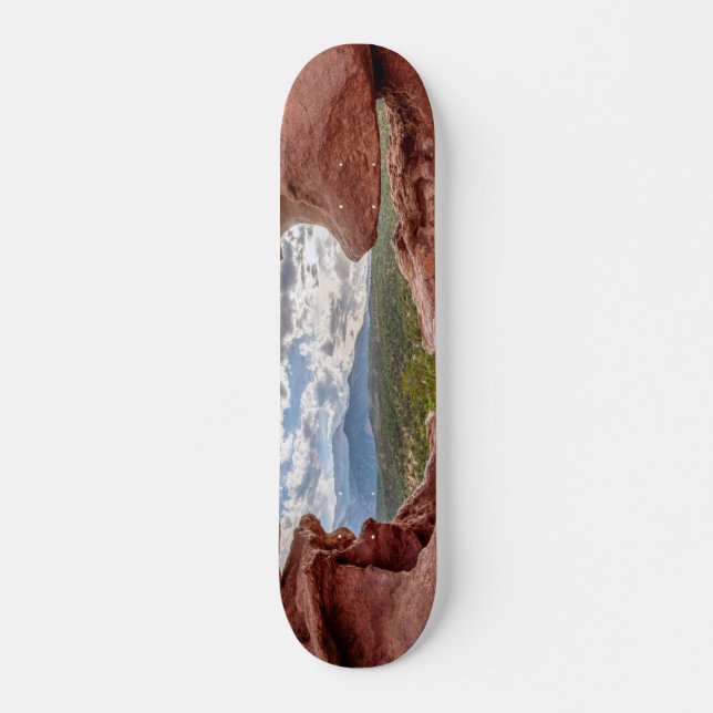 Skate Pikes Atingem Um Buraco De Rocha (Frente)