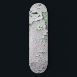SKATE PINTURA VELHA DE ENGLAND PEELING<br><div class="desc">Uma design de tinta única e moderna e divertida, descascando em uma antiga parede de cabine inglesa.</div>