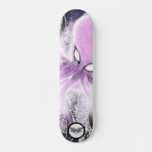 Skate Polvo branco roxo cor-de-rosa com água escura