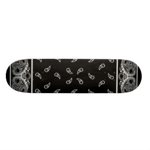 Skate preto do Bandana