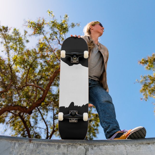 Skate Preto Ousado com Branco Clássico Único e Elegante (Ao ar livre 1)