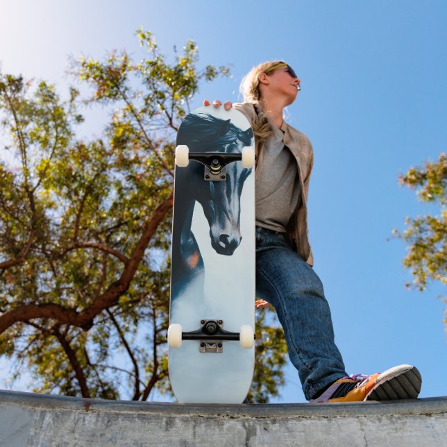 Skate  Racing Black Horse Portrait Minimalist (Ao ar livre 1)