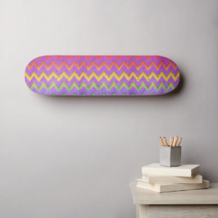 Skate Rainbow Chevron por Shirley Taylor