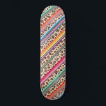 Skate Rainbow Leopard Imprime moderno padrão animal femi<br><div class="desc">Esta design moderna apresenta um padrão de animais de impressão leopardo em uma camada de stripe arco-íris.</div>