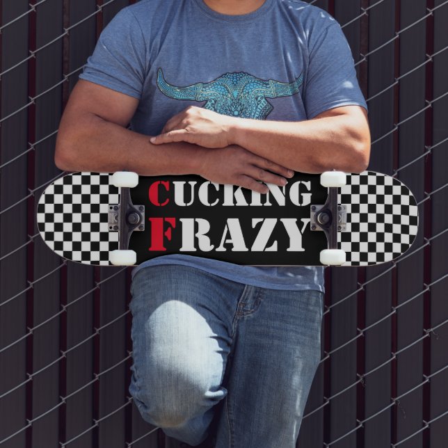 Skate Recortando prancheta branca e preta (Ao ar livre 3)