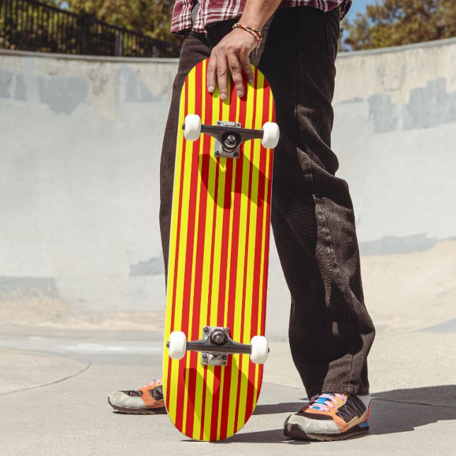 Skate Red and Yellow Stripes Design  (Criador carregado)