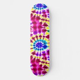 Skate Retro Tie-Dye Olhe em Pinks, Blues, Amarelo
