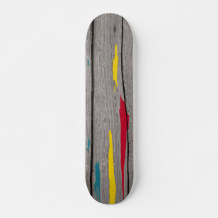 Skate Ripados de Madeira Cinza com Tinta Amarela Vermelh