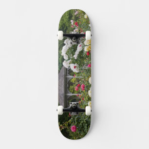 Skate Rosas em flor e Rose Garden Gazebo no