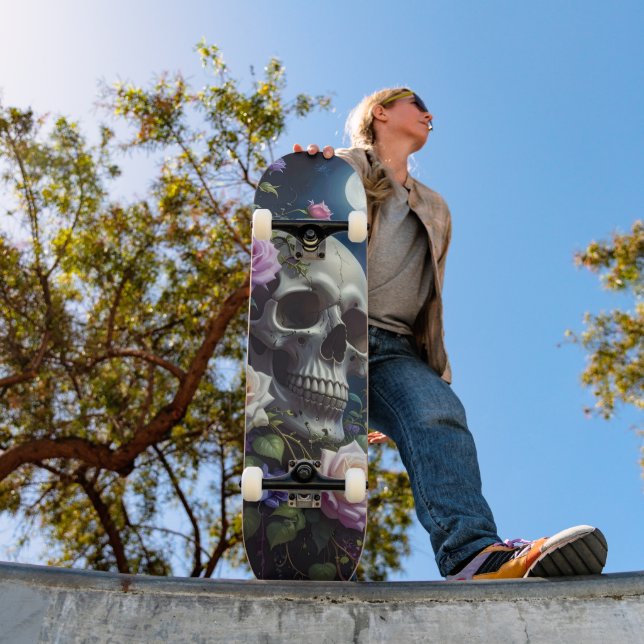 Skate Rosas enluaradas Caveira (Ao ar livre 1)