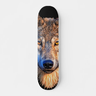 Skate Rosto de lobo. Cabeça de cinza assustadora