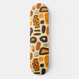 Skate "Savanna Pop: Tribal Vibes em Laranja e Negro"