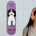Skate Sinal personalizado de "Manter fora" da sala de cã<br><div class="desc">Adicione um toque lúdico ao seu espaço com este deck personalizado "Manter fora" do skate de placas de sinalização da Sala de Cachorros. Perfeito para amantes de cães e entusiastas de skate, este baralho apresenta uma bela ilustração em preto-e-branco em fundo vibrante. As mensagens "Quarto de Alexandre" e "Manter Fora!"...</div>