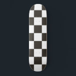 Skate Sinalizador verificado (preto e branco) (Padrão do<br><div class="desc">Este design apresenta um sinalizador de verificação preto-e-branco que é normalmente usado em corridas motoras para indicar o acabamento. O sinalizador é frequentemente associado ao vencedor de uma corrida, já que eles são os primeiros a passar pelo sinalizador controlado. O padrão também pode ser visto como influenciado por um tabuleiro...</div>