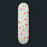 Skate Snoopy So Sweet Flower Pattern<br><div class="desc">Dê uma olhada neste design super fofo com o Snoopy em um brilhante padrão de jardim floral.</div>