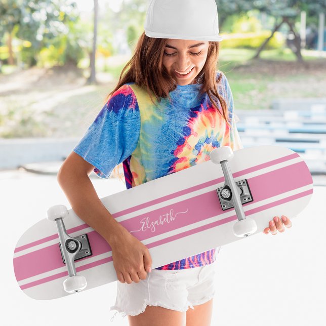 Skate Stripes de Corrida Branca Rosa, Legal, Monogramada (Girly Cool Pink White Racing Stripes Monogrammed Skateboard)