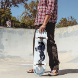 Skate Tabuleiro negro ereto sobre cavalos - Seu texto -<br><div class="desc">Cavalo Preto Preto - Cavalo Preto e Preto Desenho Preto e Branco Arte Animal Mustang Horses by MIGNED - Adicione seu Texto / Nome Único - Escolha seu texto e cores de fundo favoritos - Redimensionar e mover ou remover elementos com a ferramenta de personalização. Por favor, veja meus outros...</div>