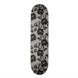 Skate Teste padrão preto do laço no fundo branco