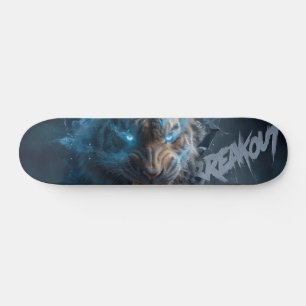 Skate Tigre Irritado com Olhos Azuis Brilhantes em Fuga