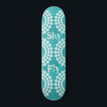 Skate Tipografia Moderna Fly Sky Blue Mandala<br><div class="desc">Quadro de skate azul-mandala,  tipografia moderna do Céu Voador. Quadro de skate legal moderno com padrão azul-céu e mandalas brancas. É um design brilhante inspirado pelas belas cores do céu.</div>