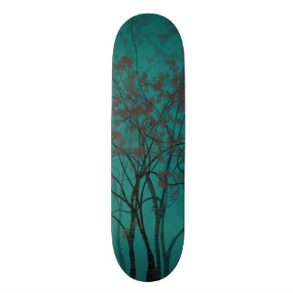 Skate torcido da floresta da árvore