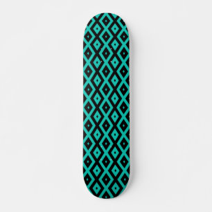 Skate Turquesa e padrão de diamante preto