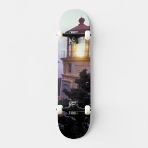 Skate Um dia nebuloso na costa de Oregon no Heceta