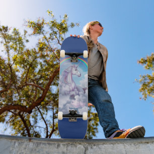 Skate Unicórnio nas Nuvens