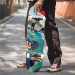 Skate Vermelho do Dragão Vermelho por Ondas Azuis<br><div class="desc">O skate apresenta uma ilustração impressionante que mostra um grande dragão nadando graciosamente através das ondas ondulantes, suas escalas brilhando enquanto se movia com um ritmo elegante e poderoso. ♥ Personalize-o com suas iniciais usando os campos modelo. INA: Se você quiser mudar o estilo da fonte, a cor ou o...</div>