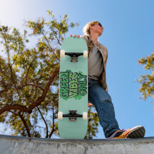 Skate Víblias Verdes Apenas Ruas. Dia de Patrick