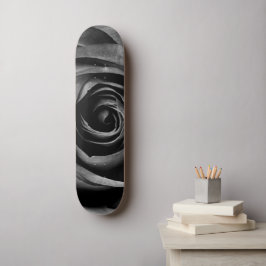 Skate Vintagem Floral Decorativa de Flor Rosa Preta