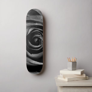 Skate Vintagem Floral Decorativa de Flor Rosa Preta
